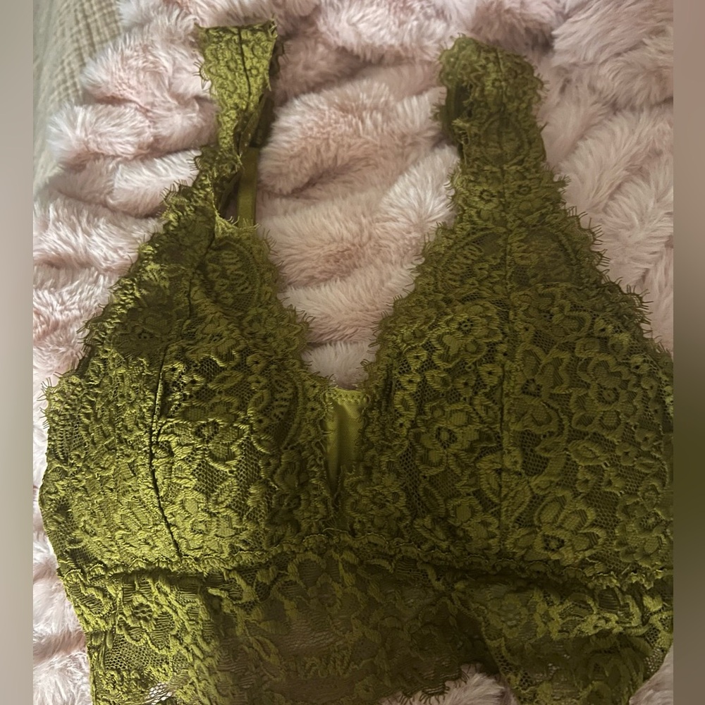 🌟NWT🌟 Aerie ~ Lace Bralette (w/ removable pads)~ Olive~Size XS